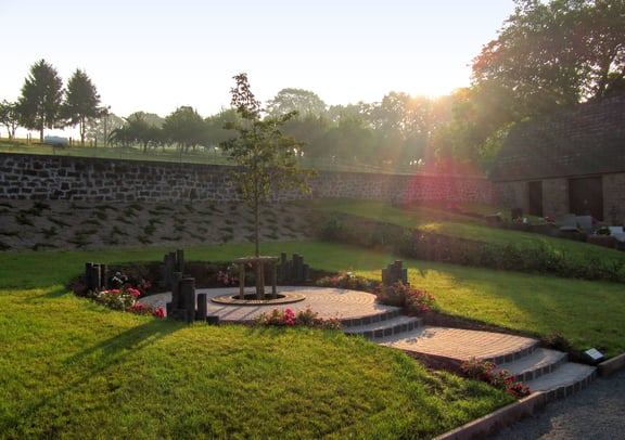 frieda_Pflaster_Urnenhain Fürstengrund 027_ret