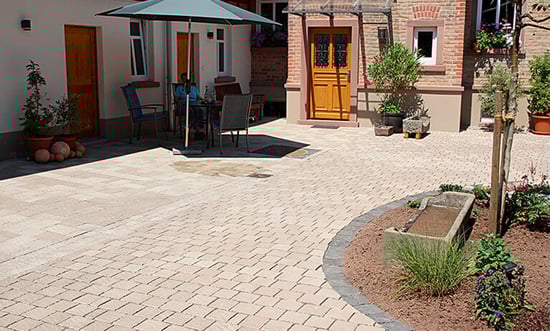 blog-versickerungsfaehige-pflasterbefestigungen-cover-eltersberg